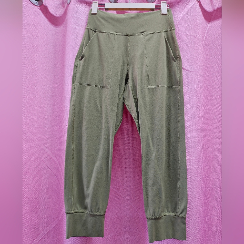 Lululemon Olive Green Capri Workout Pants Sz. 4